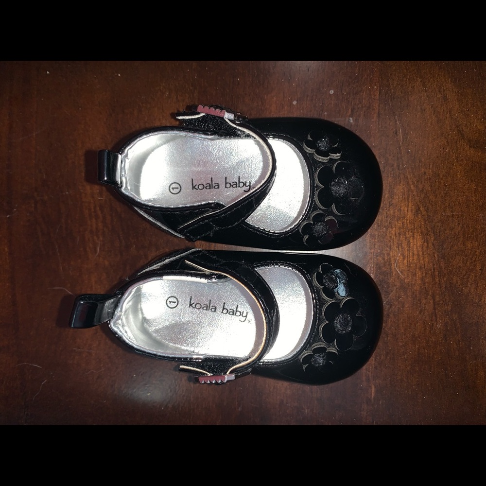 Size 1 Koala Baby black dress shoes
